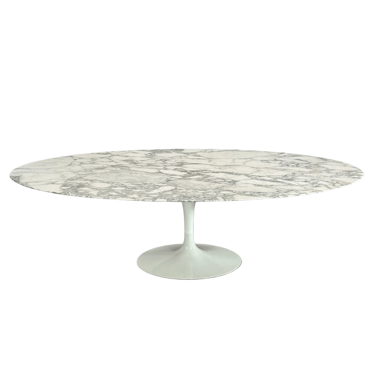 Saarinen Arabescato Oval Dining Table by Knoll @ REHAUS