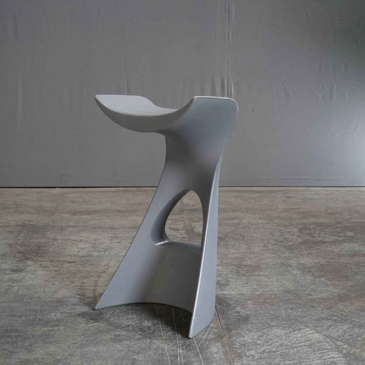 Slide Koncord Grey Stool by Karim Rashid - REHAUS - Slide