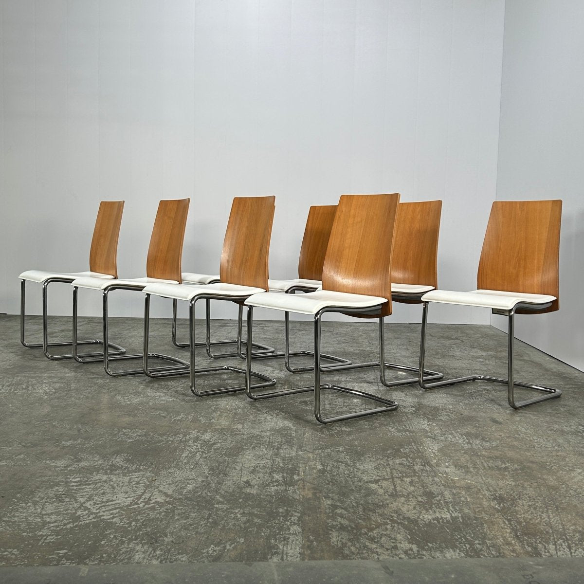 Swing Walnut and Leather Chairs by Calligaris, Set of Eight @ REHAUS