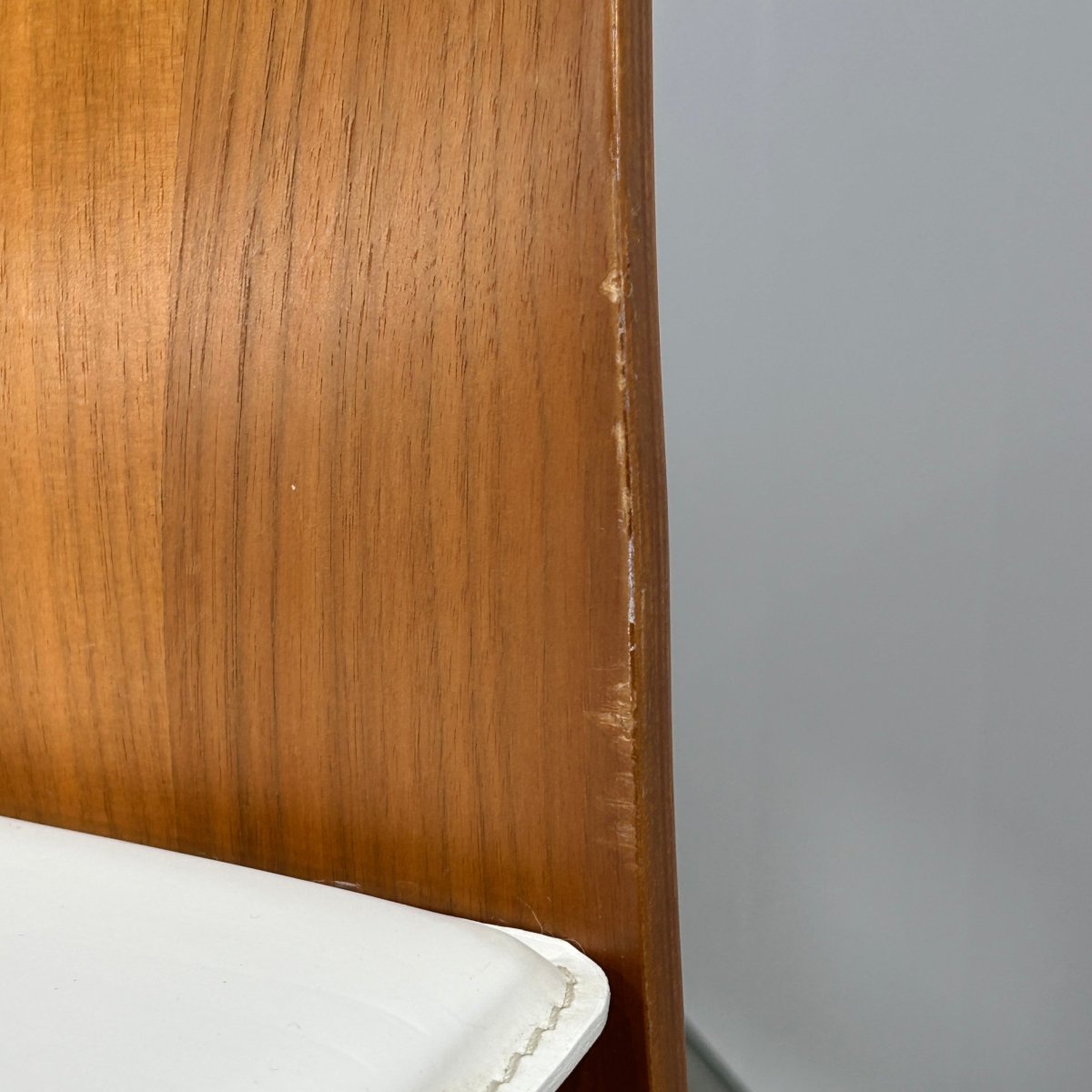 Swing Walnut and Leather Chairs by Calligaris, Set of Eight @ REHAUS