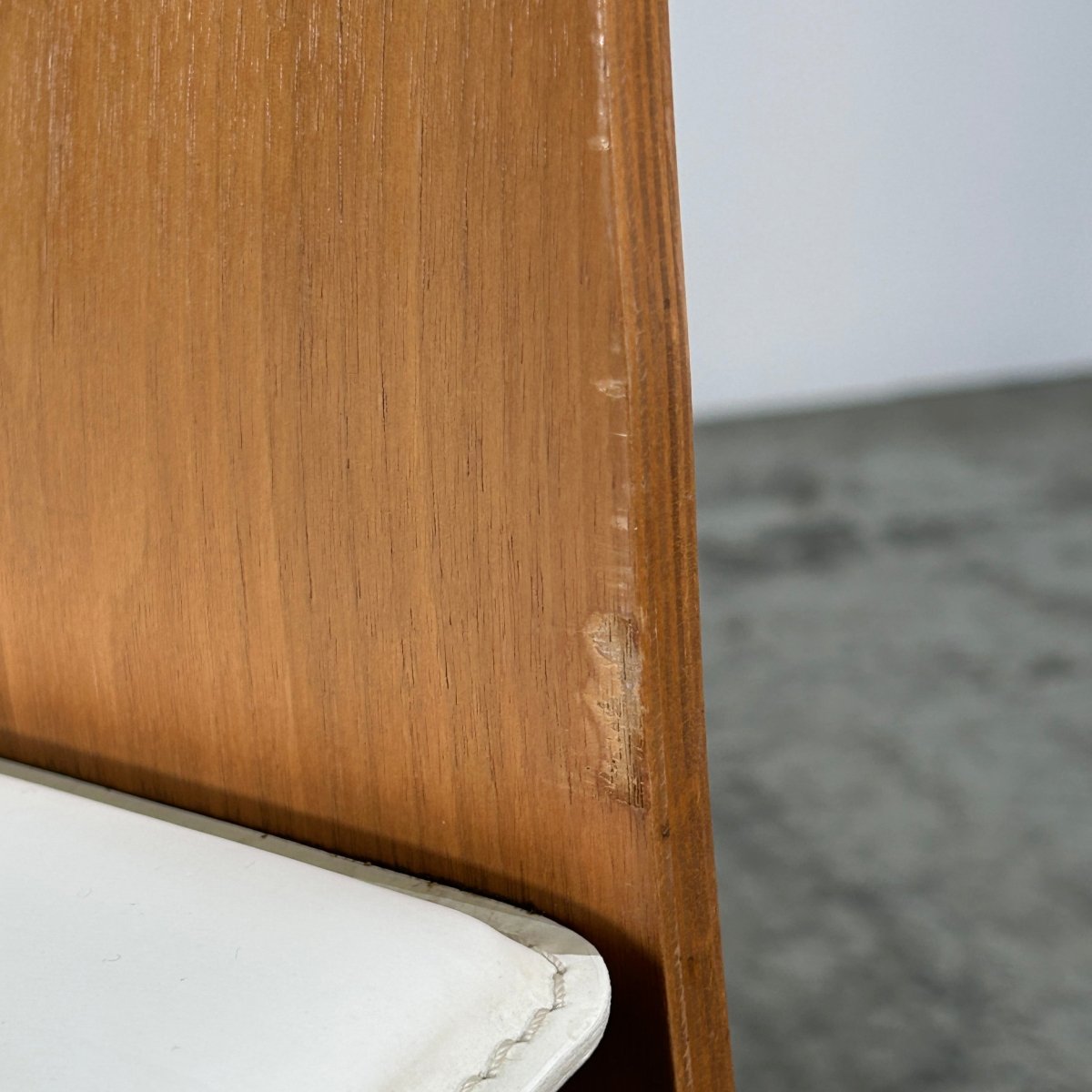 Swing Walnut and Leather Chairs by Calligaris, Set of Eight @ REHAUS