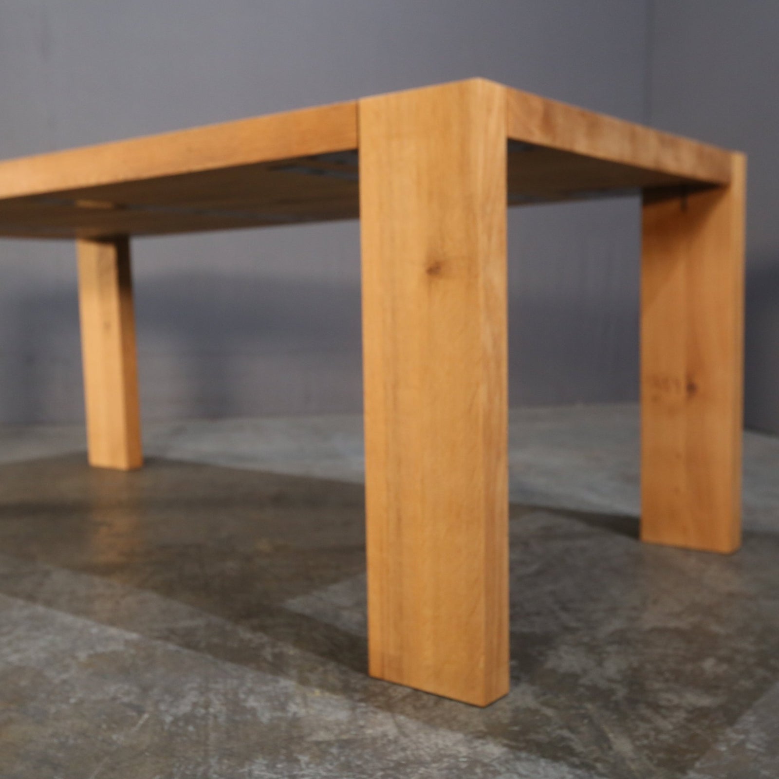 TA17 London Dining Table by Philipp Mainzer @ REHAUS