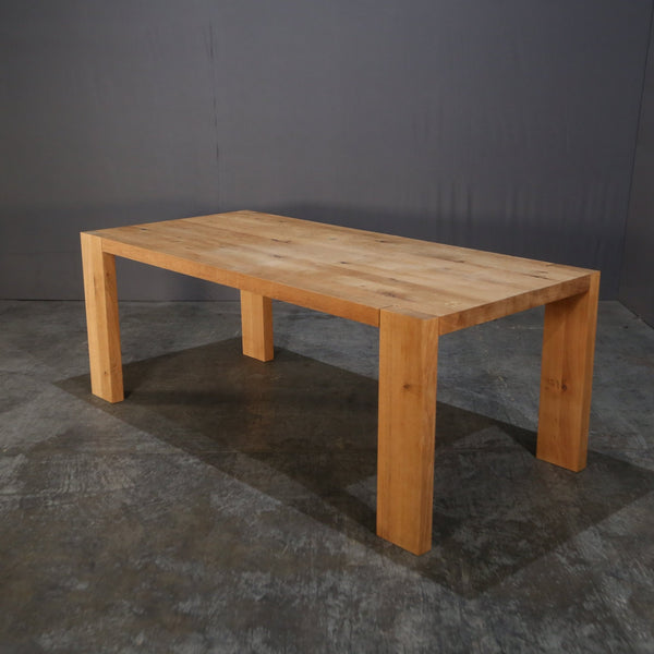 TA17 London Dining Table by Philipp Mainzer @ REHAUS