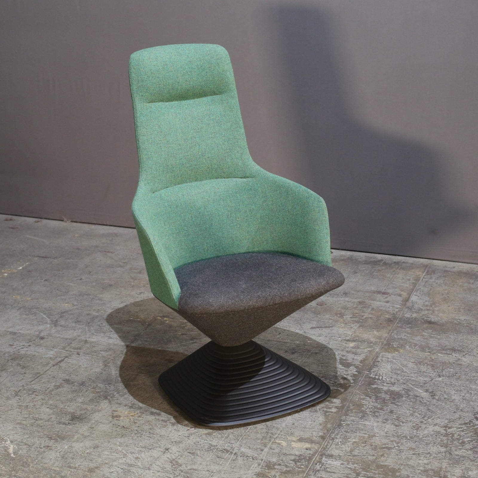 Tom Dixon Green Pivot Chair @ REHAUS