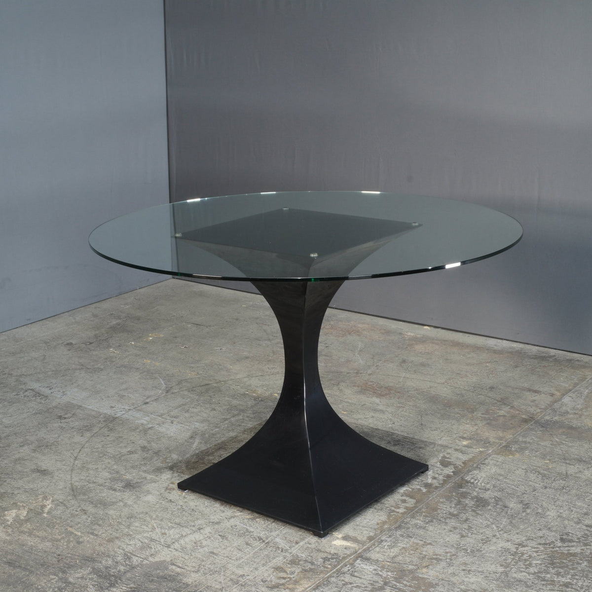 Tom Faulkner Round Glass Capricorn Dining Table @ REHAUS