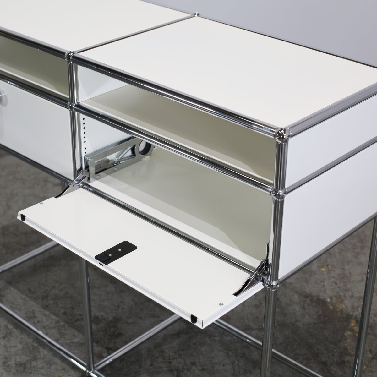 USM Balchandani Console by Fritz Haller & Paul Schaerer @ REHAUS