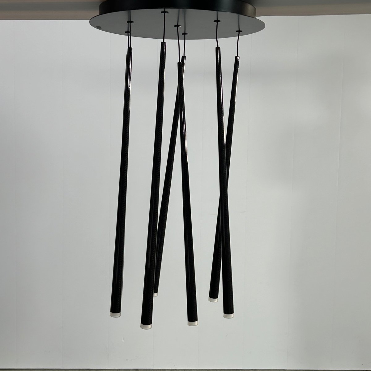 Vibia Slim Chandelier by Jordi Vilardell @ REHAUS