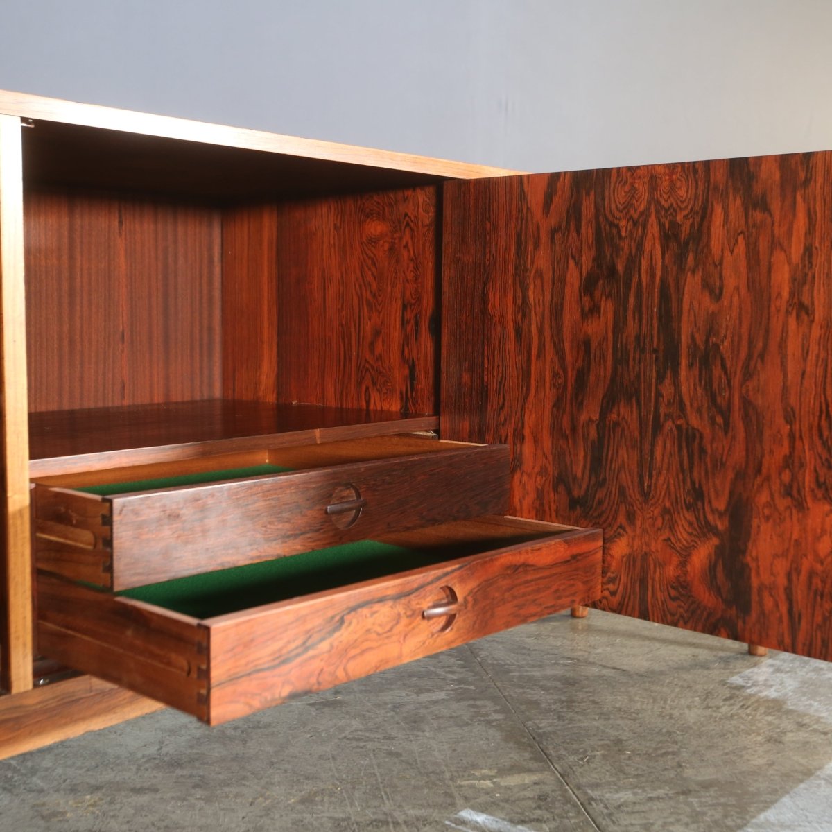 Vintage Console Sideboard @ REHAUS
