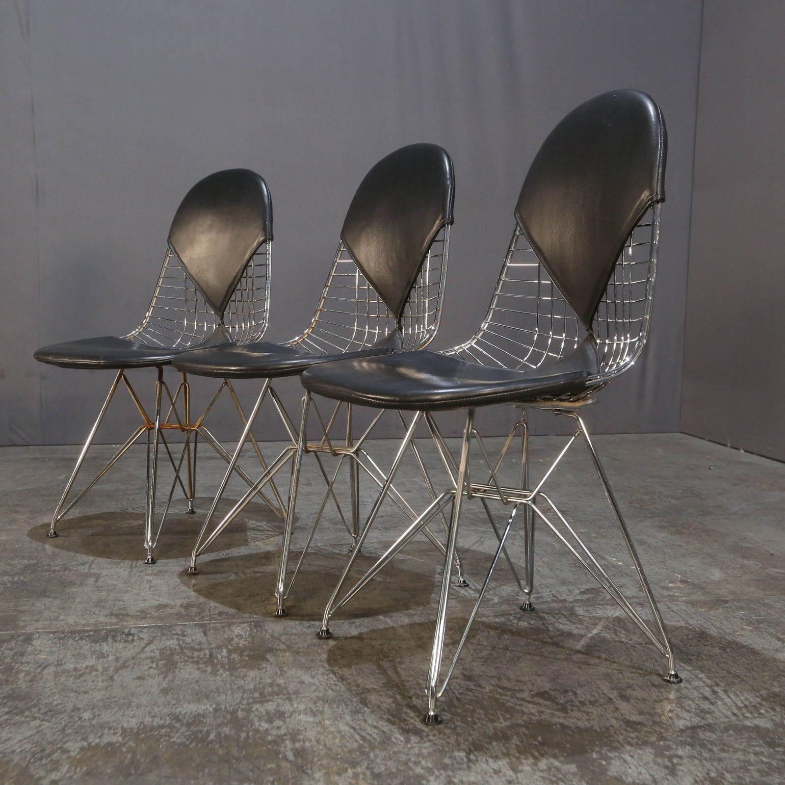 Vitra DKR2 Wire Chair by Charles & Ray Eames @ REHAUS