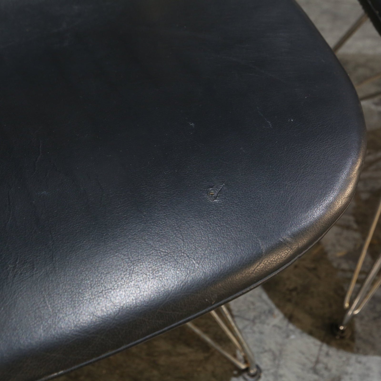 Vitra DKR2 Wire Chair by Charles & Ray Eames @ REHAUS