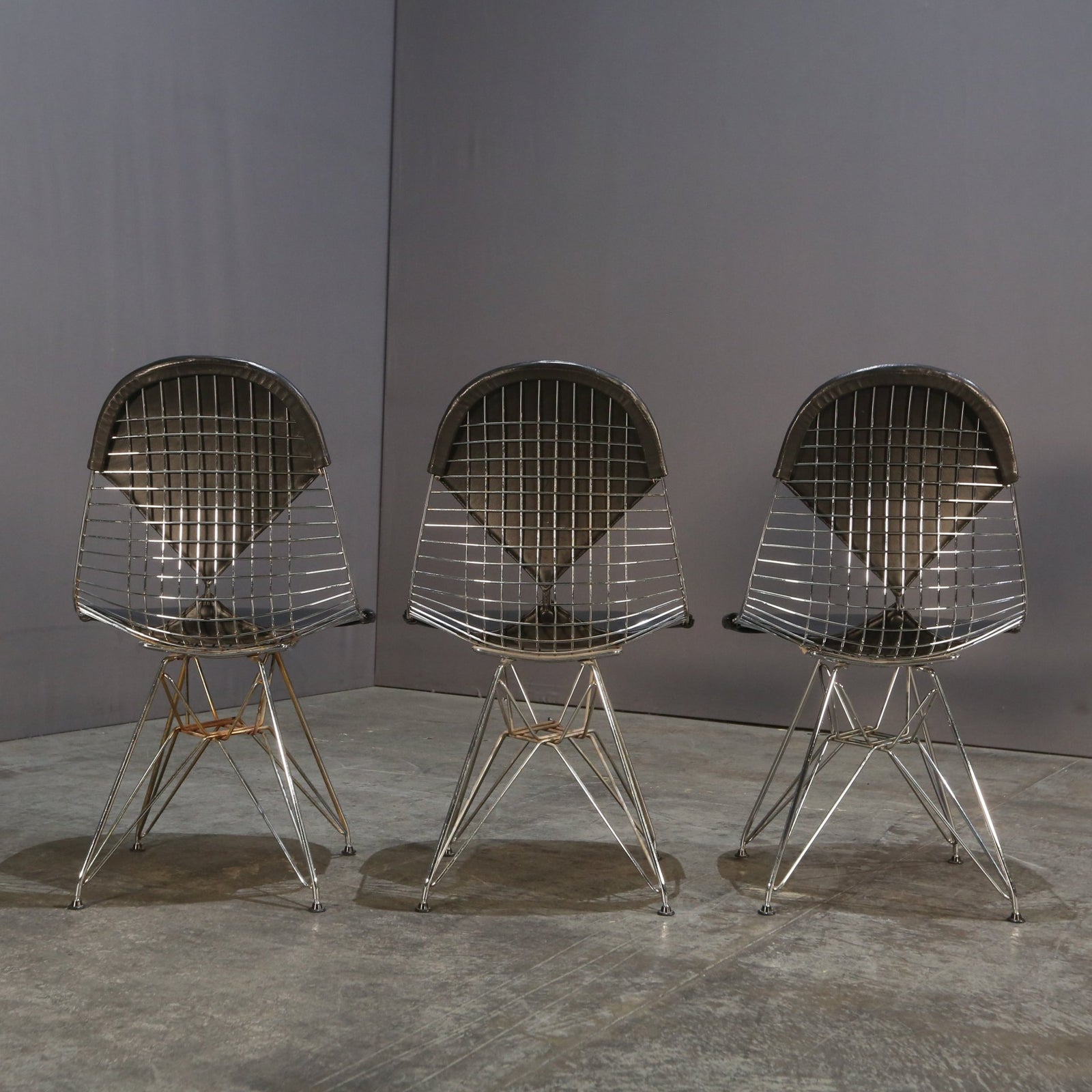Vitra DKR2 Wire Chair by Charles & Ray Eames @ REHAUS