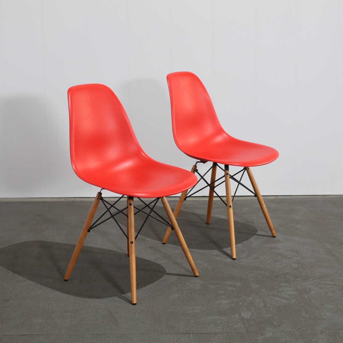 Vitra Eames DAW Armchair @ REHAUS