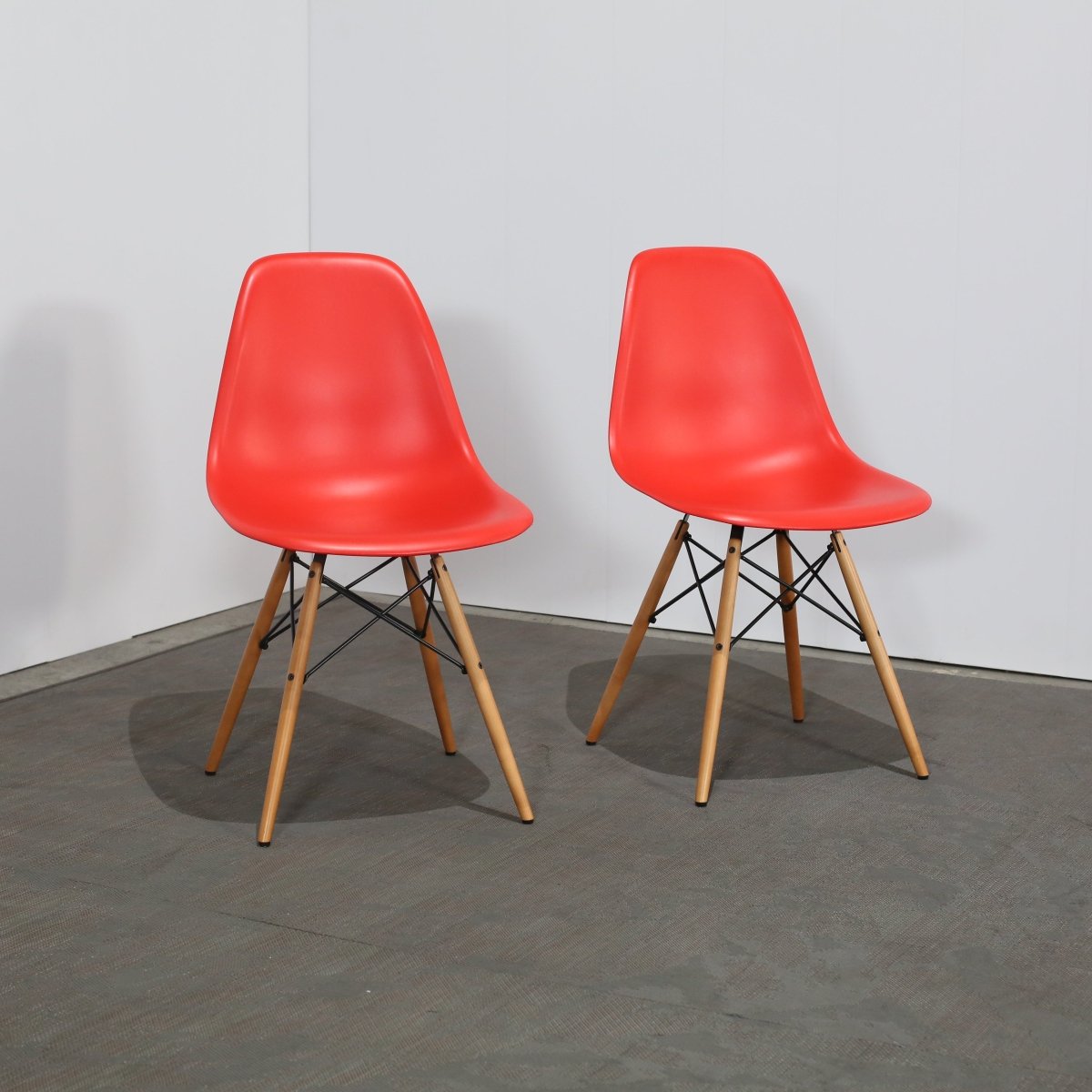 Vitra Eames DAW Armchair @ REHAUS