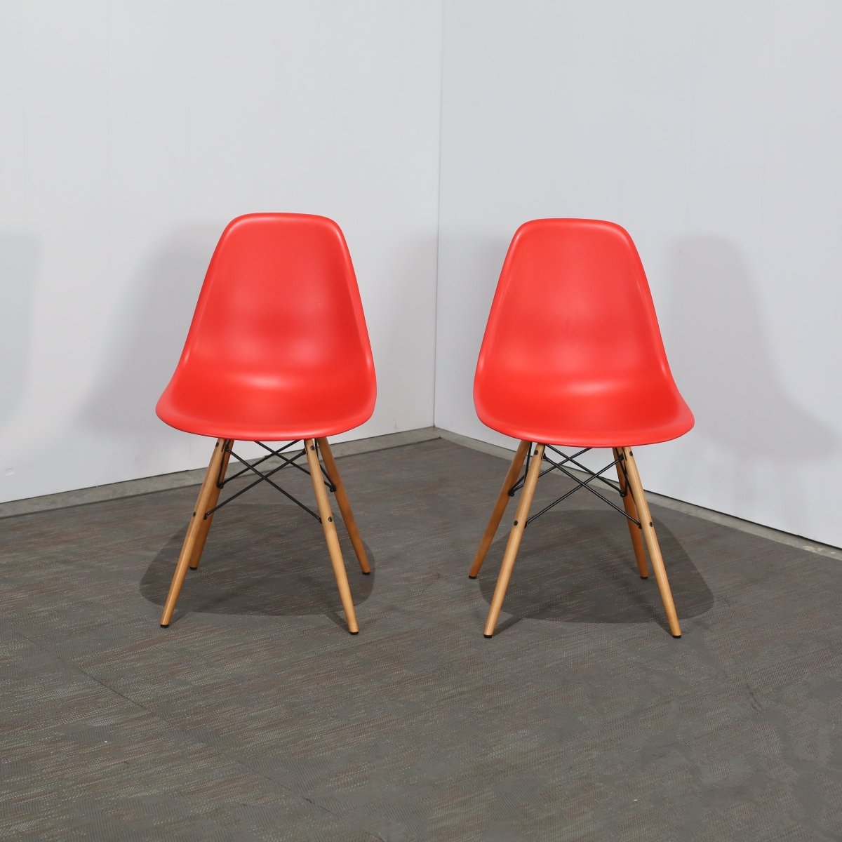 Vitra Eames DAW Armchair @ REHAUS