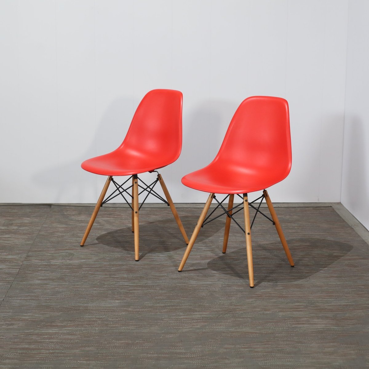 Vitra Eames DAW Armchair @ REHAUS