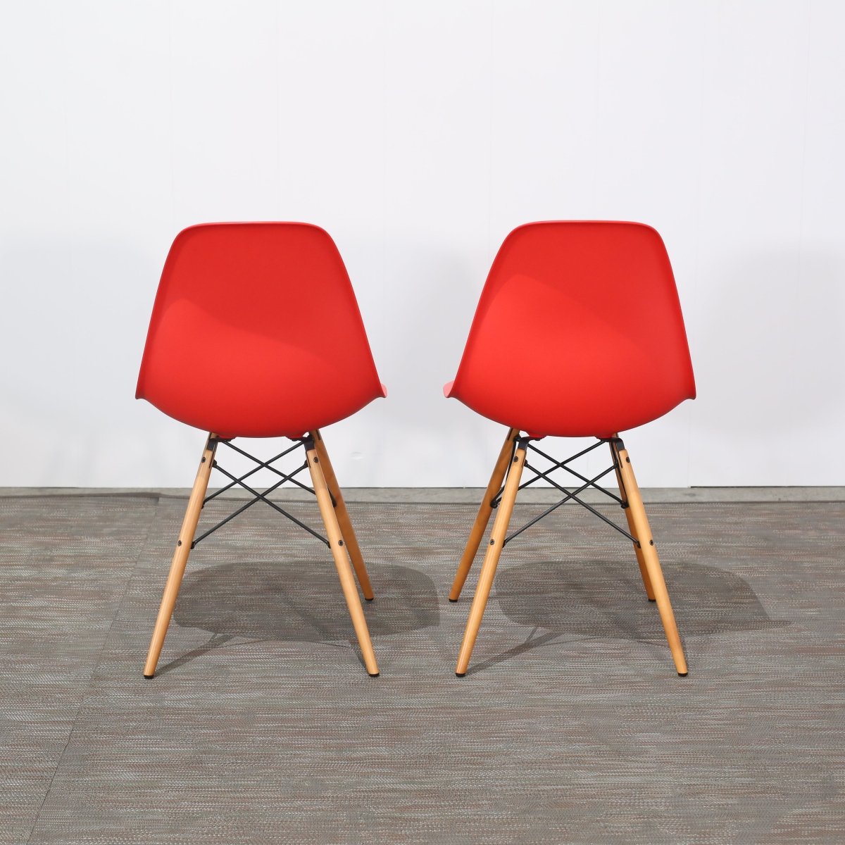 Vitra Eames DAW Armchair @ REHAUS