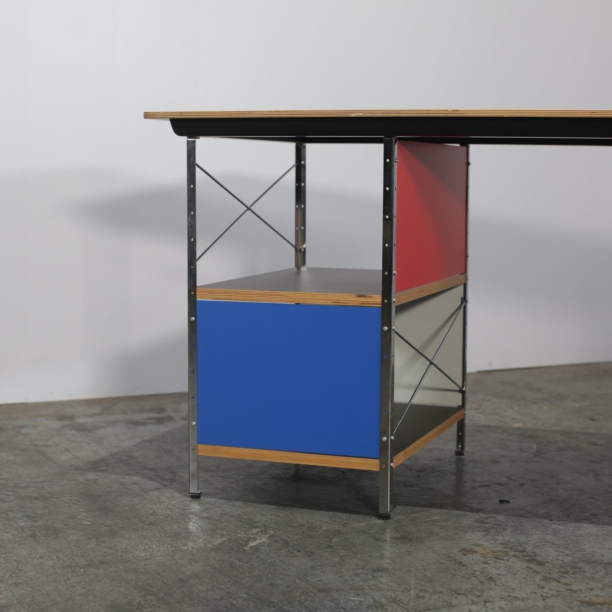 Vitra Eames EDU Desk Unit @ REHAUS