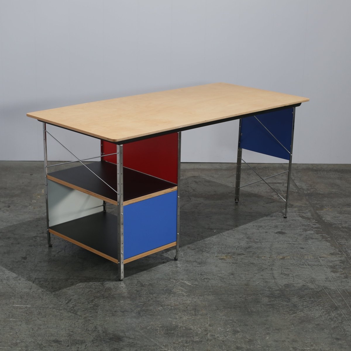 Vitra Eames EDU Desk Unit @ REHAUS