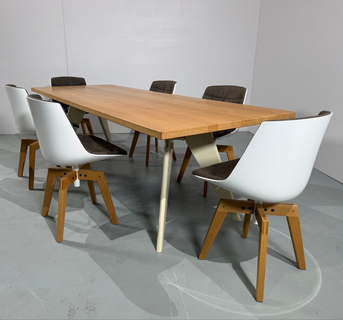Vitra EM Table by Jean Prouvé @ REHAUS