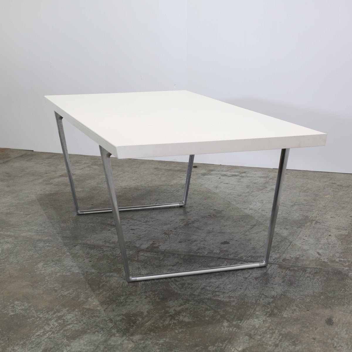 Vitra Extendable Dining Table by Antonio Citterio @ REHAUS