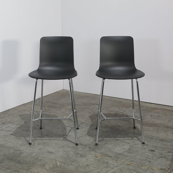 Vitra Hal Bar Stool Medium in Basic Dark, Set of Two @ REHAUS