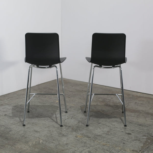 Vitra Hal Bar Stool Medium in Basic Dark, Set of Two @ REHAUS
