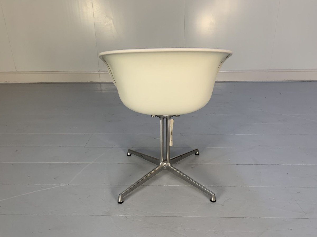 Vitra La Fonda Eames Chair & Marble Table - In Black Hopsack @ REHAUS