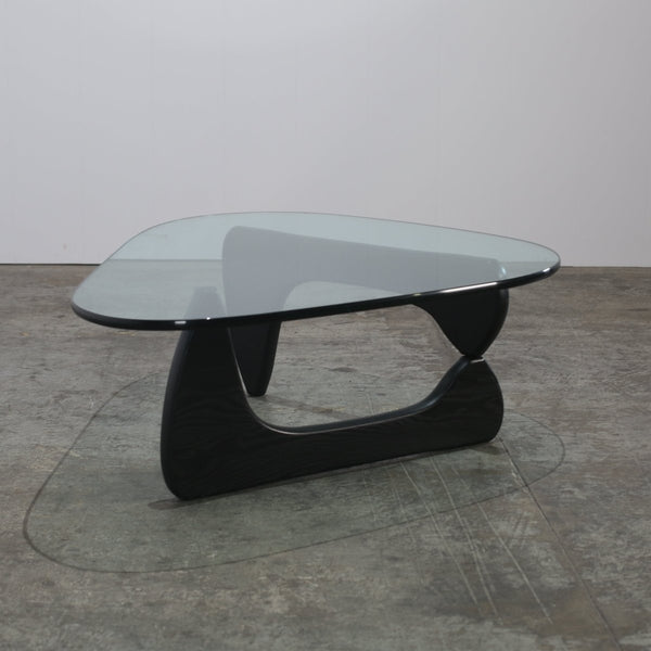 Vitra Noguchi Coffee Table in Black Ash @ REHAUS