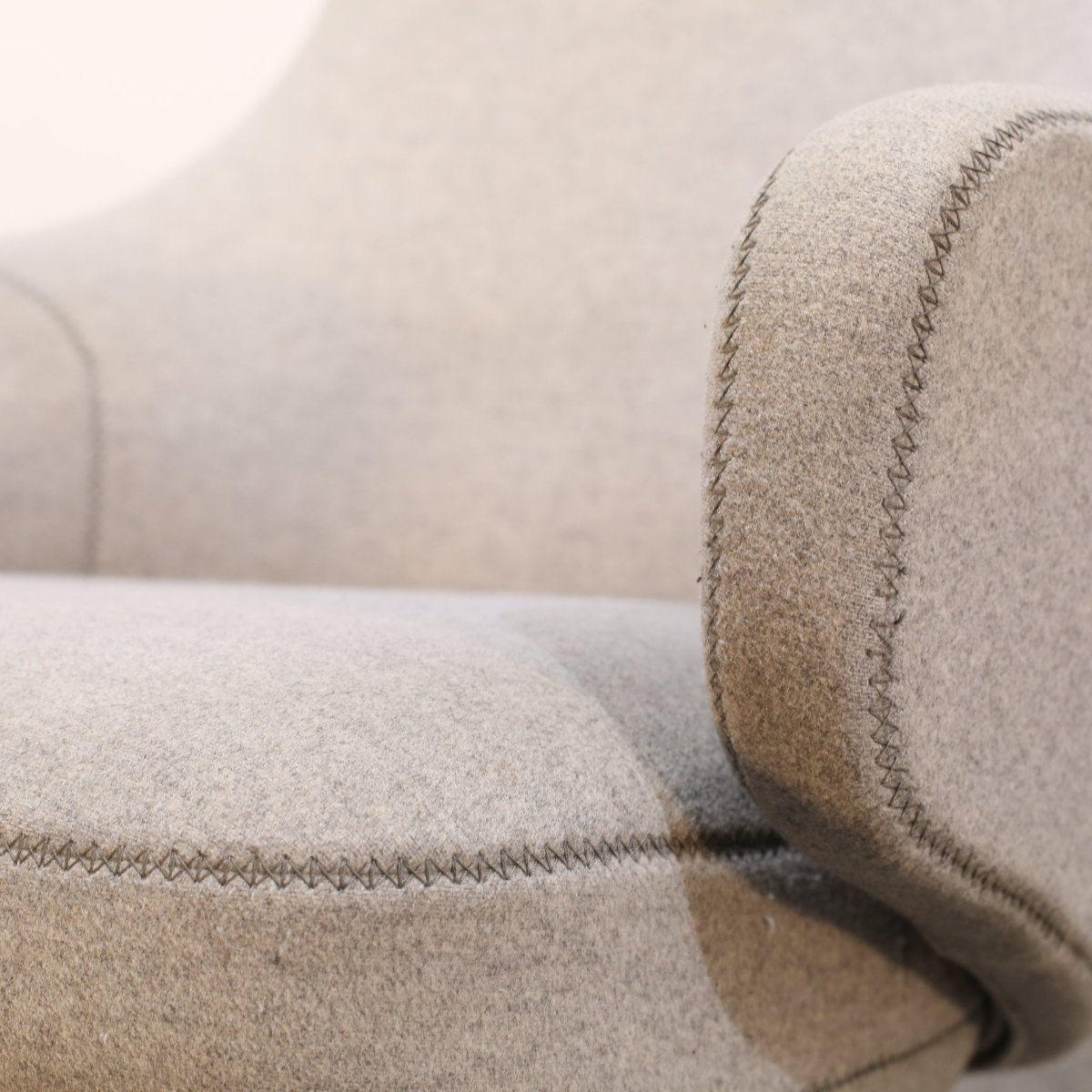 Vitra Repos Armchair by Antonio Citterio @ REHAUS