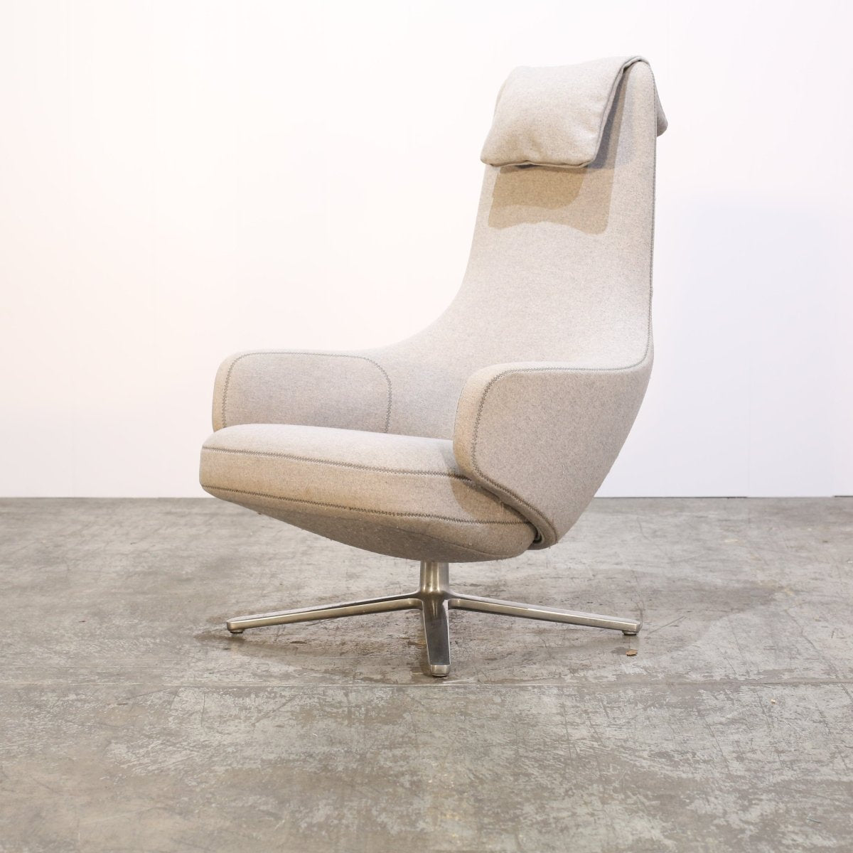 Vitra Repos Armchair by Antonio Citterio @ REHAUS