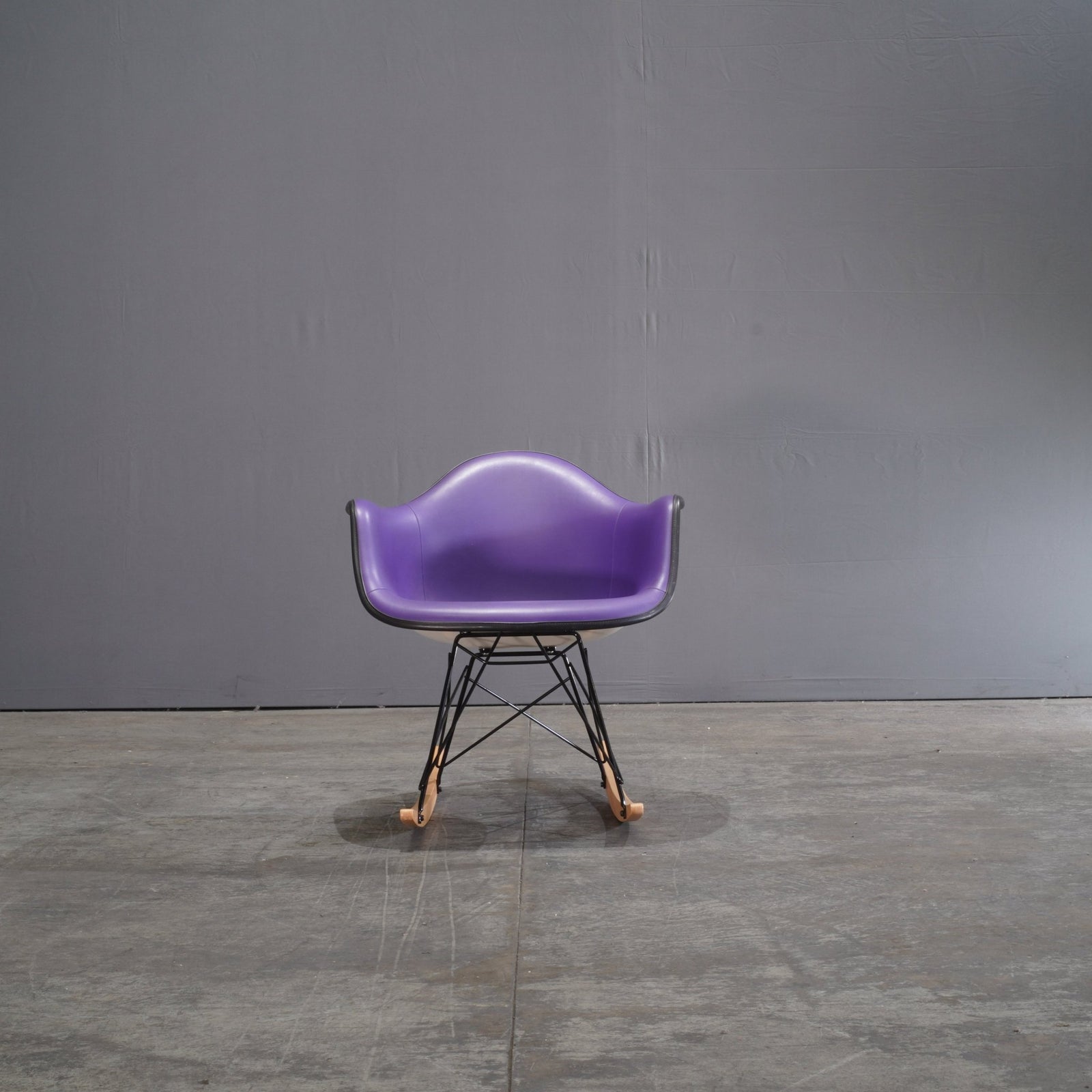 Vitra Rocking Armchair with Rod Base by Eames - REHAUS - Vitra