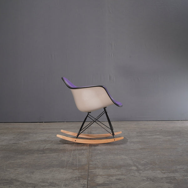 Vitra Rocking Armchair with Rod Base by Eames - REHAUS - Vitra
