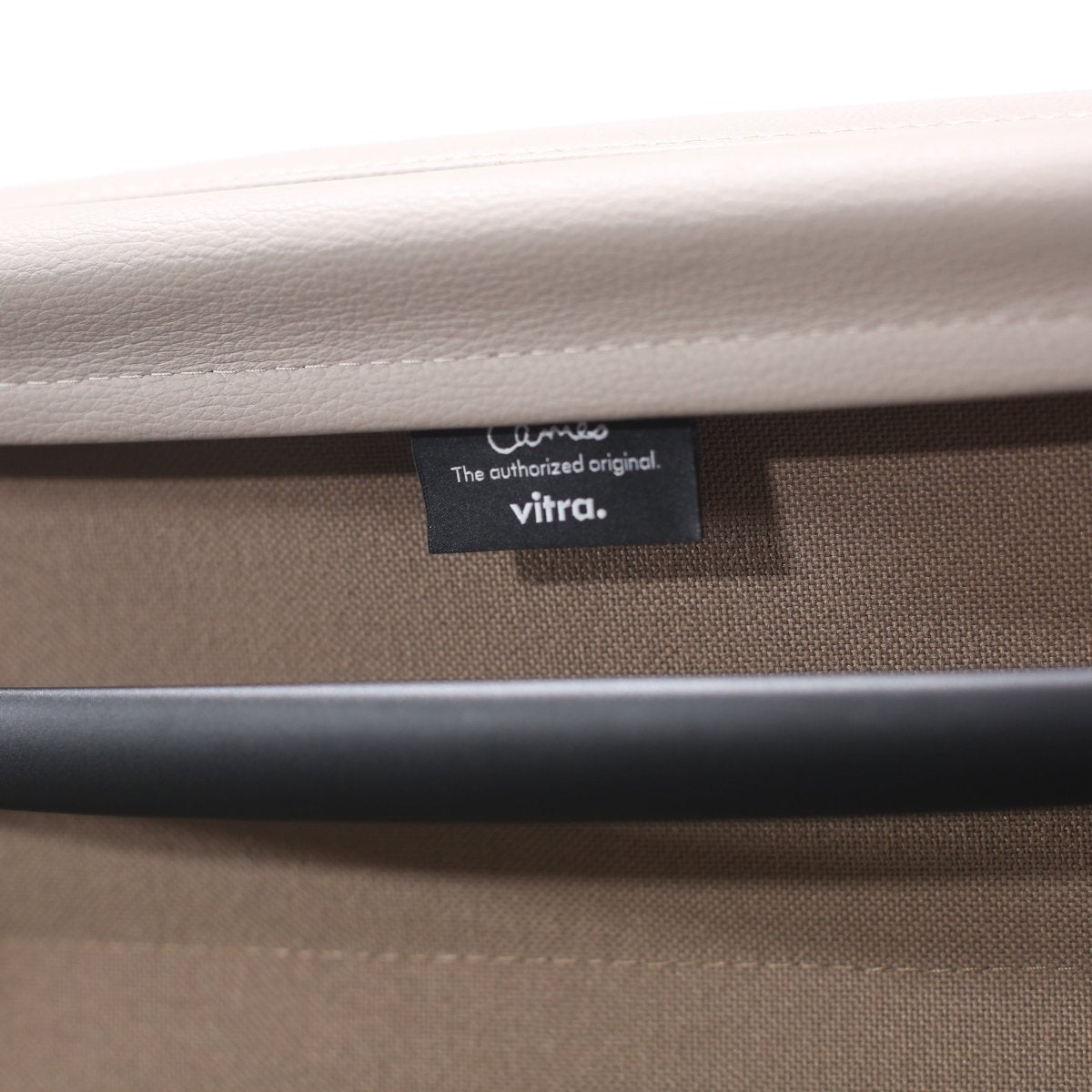 Vitra Soft Pad EA217 Chair by Charles & Ray Eames @ REHAUS