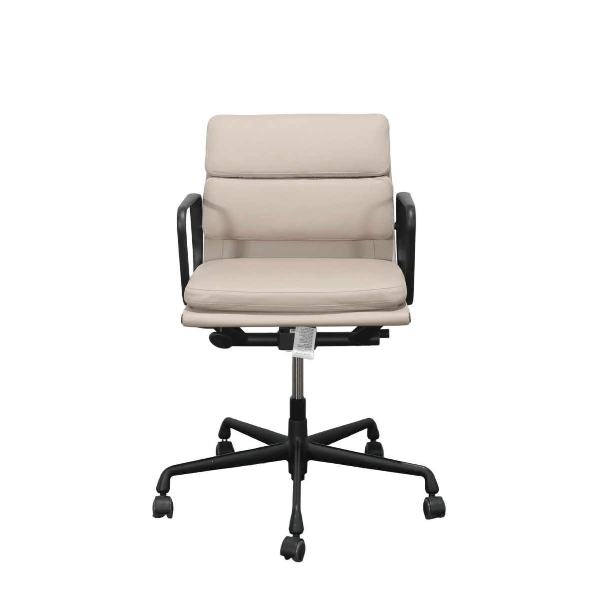 Vitra Soft Pad EA217 Chair by Charles & Ray Eames @ REHAUS
