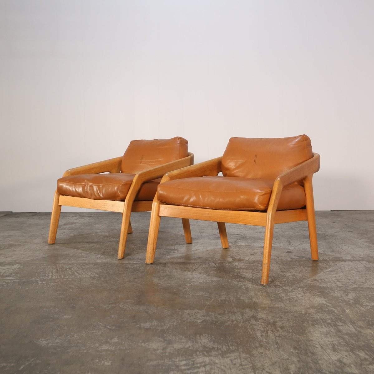 Zeitraum Friday 1 Lounge Chair by Formstelle @ REHAUS